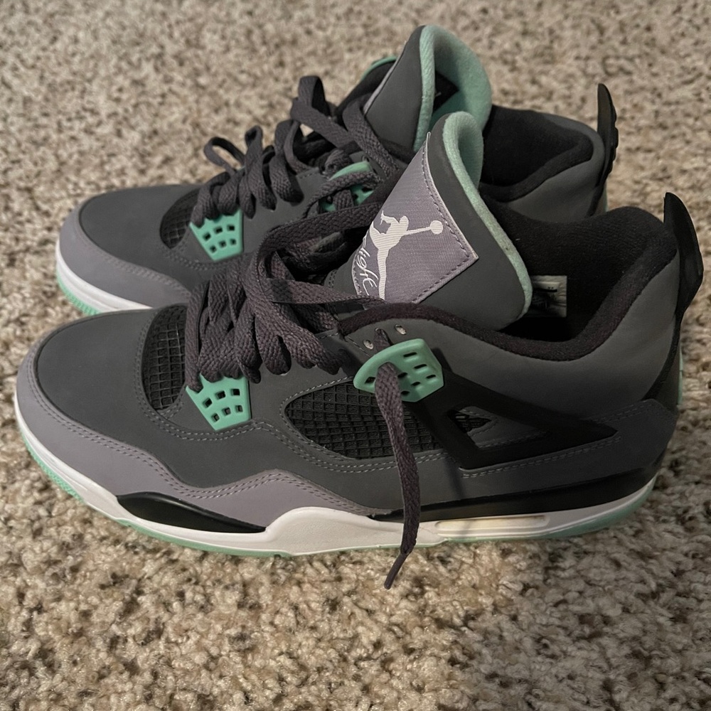 Men’s retro 4 Jordan’s retro green glow